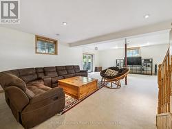 Accomodating recreation room for all! - 