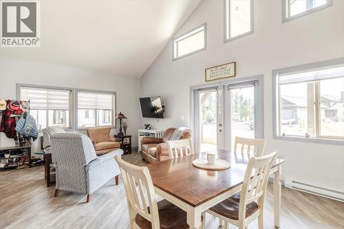 1705 Koocanusa Lake Drive, Lake Koocanusa, BC - Indoor Photo Showing Dining Room