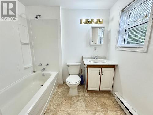 20 Pinetree Road, Traytown, NL - Indoor Photo Showing Bathroom