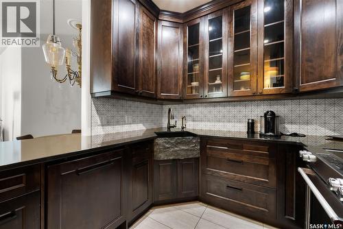 703 1901 Victoria Avenue, Regina, SK - Indoor Photo Showing Kitchen