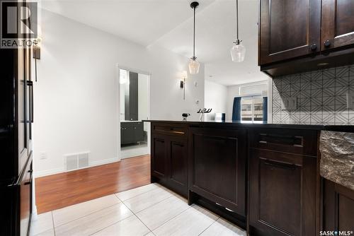 703 1901 Victoria Avenue, Regina, SK - Indoor