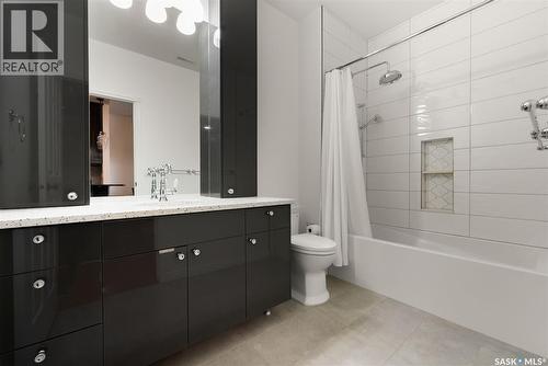 703 1901 Victoria Avenue, Regina, SK - Indoor Photo Showing Bathroom