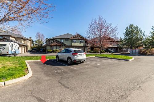 227-511 Yates Road, Kelowna, BC - Outdoor