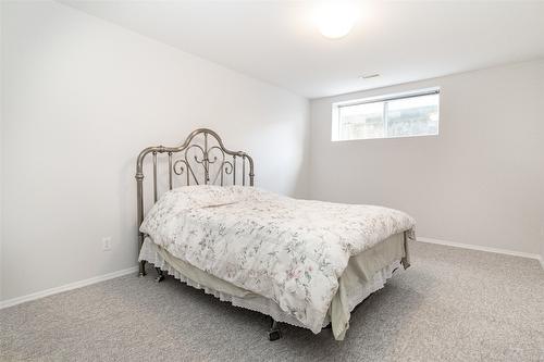 25-1874 Parkview Crescent, Kelowna, BC - Indoor Photo Showing Bedroom