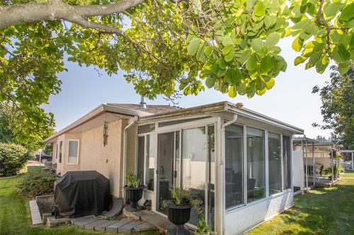 25-1874 Parkview Crescent, Kelowna, BC - Outdoor