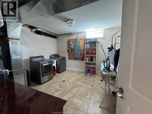 1746 Rankin, Windsor, ON - Indoor Photo Showing Laundry Room