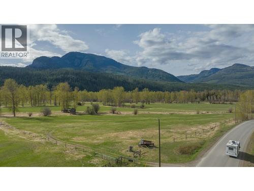 3022 Mabel Lake Road, Lumby, BC 