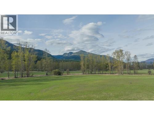 3022 Mabel Lake Road, Lumby, BC 
