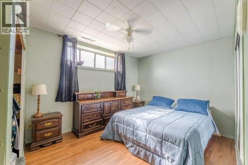 9108 74Th Avenue, Osoyoos, BC - Indoor Photo Showing Bedroom