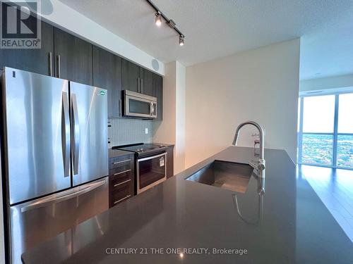 4010 - 4011 Brickstone Mews, Mississauga, ON - Indoor Photo Showing Kitchen