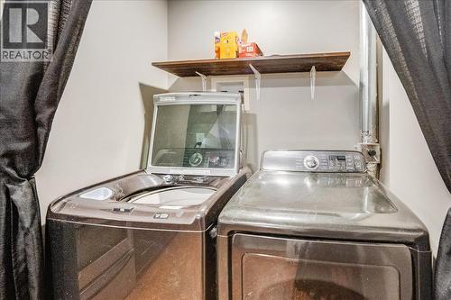1056 Clarke Road, Castlegar, BC - Indoor Photo Showing Laundry Room