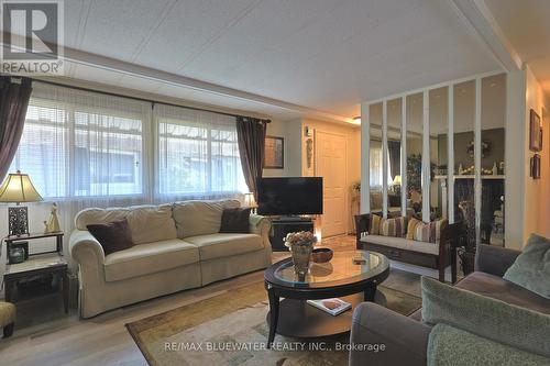 208 Biltmore Drive, South Huron (Stephen), ON - Indoor Photo Showing Living Room