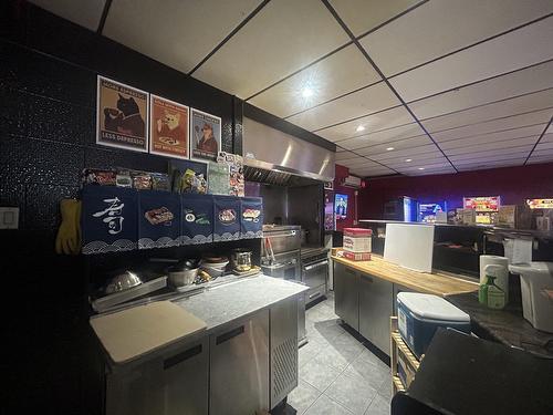 Commerce - 6280 Av. Somerled, Montréal (Côte-Des-Neiges/Notre-Dame-De-Grâce), QC 