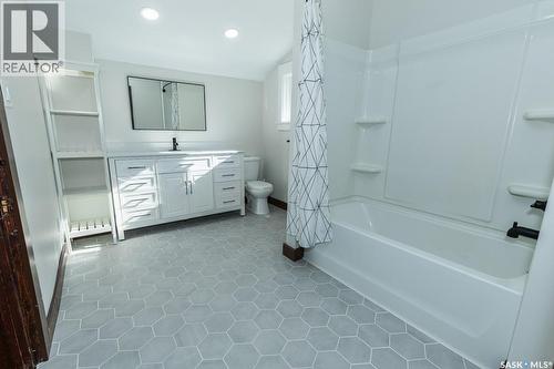 533 Manitoba Avenue, Kerrobert, SK - Indoor Photo Showing Bathroom