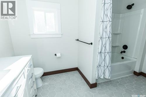 533 Manitoba Avenue, Kerrobert, SK - Indoor Photo Showing Bathroom