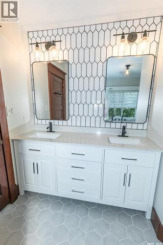 533 Manitoba Avenue, Kerrobert, SK - Indoor Photo Showing Bathroom