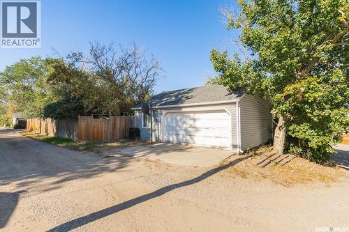 533 Manitoba Avenue, Kerrobert, SK - Outdoor