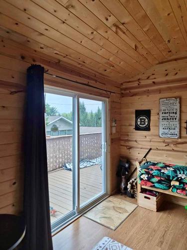 69 Sportsman'S Park, Onanole, MB - Indoor Photo Showing Other Room