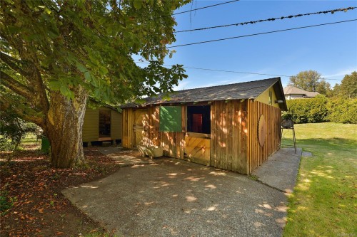 2173 Tryon Rd, North Saanich, BC 
