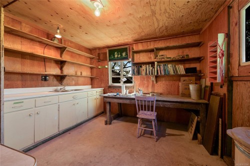 2173 Tryon Rd, North Saanich, BC 