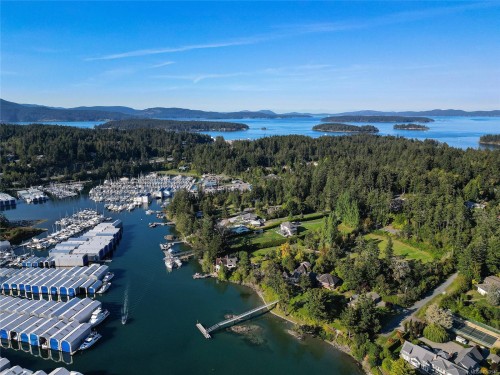 2173 Tryon Rd, North Saanich, BC 