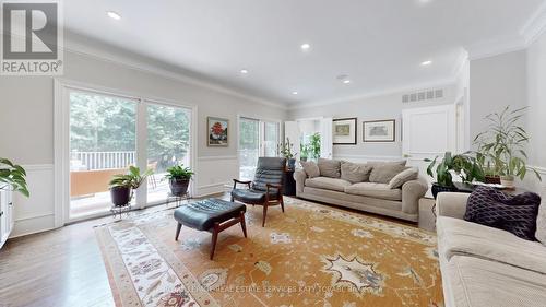 21 Forest Heights Boulevard, Toronto, ON - Indoor Photo Showing Living Room