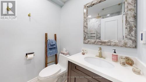 21 Forest Heights Boulevard, Toronto, ON - Indoor Photo Showing Bathroom
