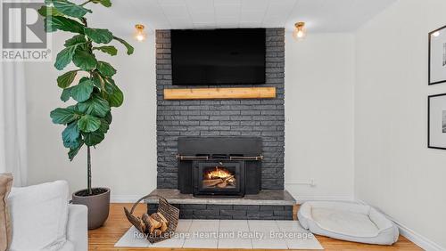 5 William Drive, South Huron (Stephen), ON - Indoor Photo Showing Living Room With Fireplace