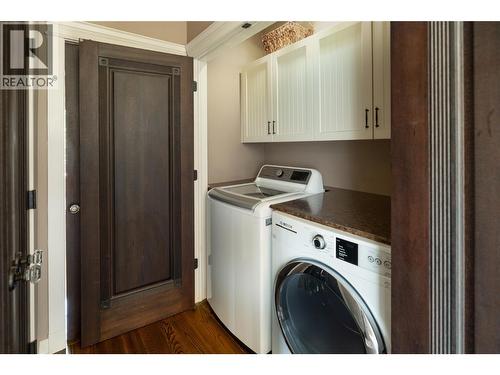4768 Carmel Crescent, Kelowna, BC - Indoor Photo Showing Laundry Room