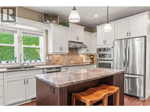 2955 Okanagan Street, Armstrong, BC - Indoor Photo Showing Kitchen With Stainless Steel Kitchen With Double Sink With Upgraded Kitchen