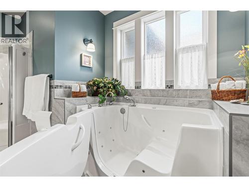 2955 Okanagan Street, Armstrong, BC - Indoor Photo Showing Bathroom