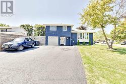 23 WINDERMERE COURT  Brampton, ON L6X 2L5