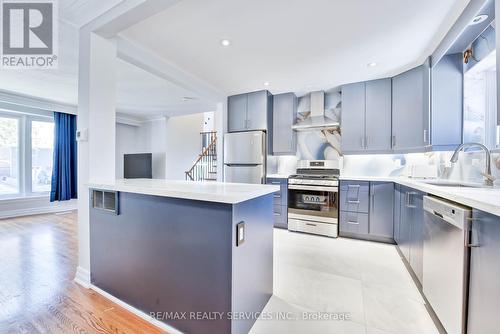 23 Windermere Court, Brampton, ON - Indoor Photo Showing Kitchen