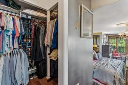 Walk-in closet - 