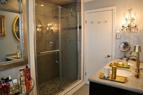 Salle de bains attenante à la CCP - 3125 Rue Cherrier, Montréal (L'Île-Bizard/Sainte-Geneviève), QC - Indoor Photo Showing Bathroom