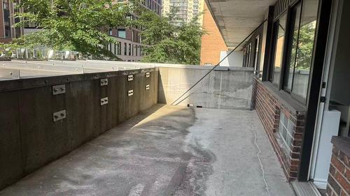 Balcony - 211-1950 Av. Lincoln, Montréal (Ville-Marie), QC - Outdoor With Exterior