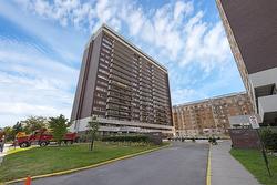 807-5700 Boul. Cavendish  Côte-Saint-Luc, QC H4W 1S8