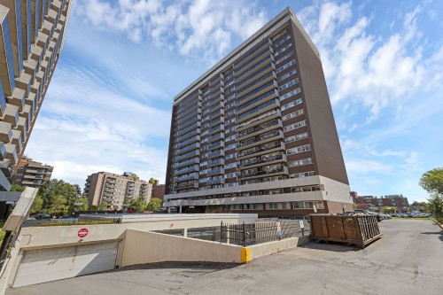 Front of Structure - 807-5700 Boul. Cavendish, Côte-Saint-Luc, QC - Outdoor With Balcony With Facade