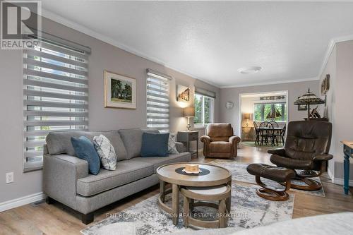 252 Bridge Street W, Greater Napanee (Greater Napanee), ON - Indoor Photo Showing Living Room