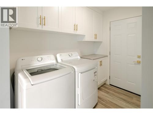 1284 Mcbride Road, Kelowna, BC - Indoor Photo Showing Laundry Room