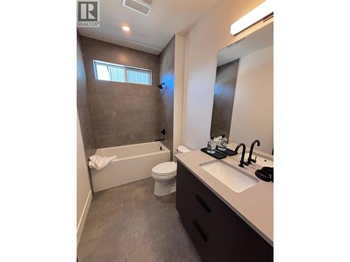 7920 Kidston Road Unit# 11, Coldstream, BC - Indoor Photo Showing Bathroom