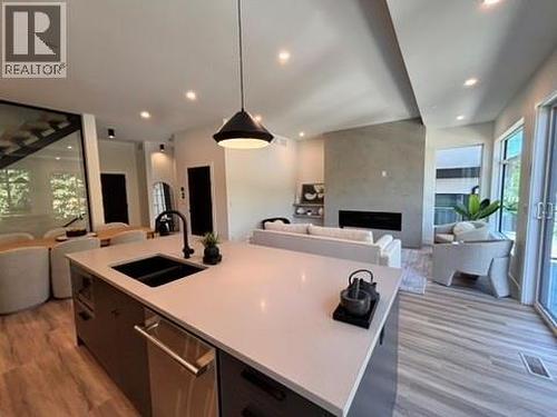 7920 Kidston Road Unit# 9, Coldstream, BC - Indoor Photo Showing Kitchen With Double Sink