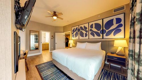 202D-1200 Rancher Creek Road, Osoyoos, BC - Indoor Photo Showing Bedroom