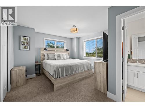 695 Webster Road Unit# 13, Kelowna, BC - Indoor Photo Showing Bedroom