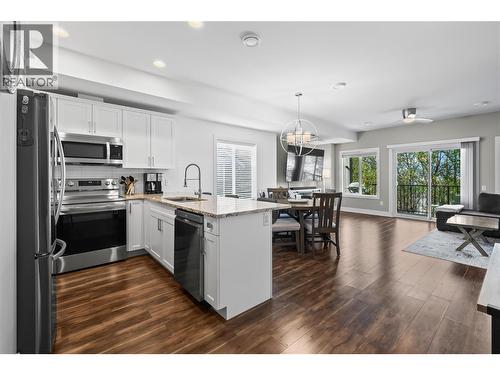 695 Webster Road Unit# 13, Kelowna, BC - Indoor Photo Showing Kitchen With Stainless Steel Kitchen With Upgraded Kitchen