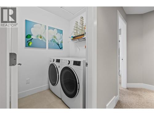 695 Webster Road Unit# 13, Kelowna, BC - Indoor Photo Showing Laundry Room