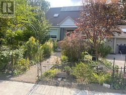 UPPER LEVEL - 82 KING HIGH AVENUE  Toronto, ON M3H 3B1