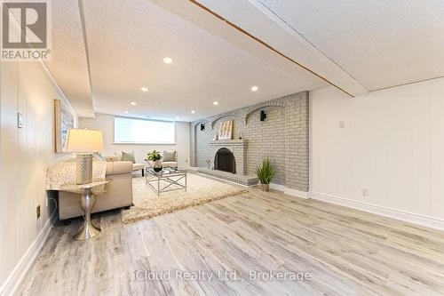 2101 Parkway Drive, Burlington, ON - Indoor