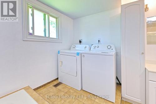 2101 Parkway Drive, Burlington, ON - Indoor Photo Showing Laundry Room