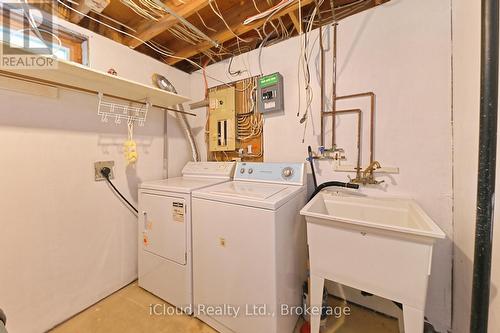 2101 Parkway Drive, Burlington, ON - Indoor Photo Showing Laundry Room